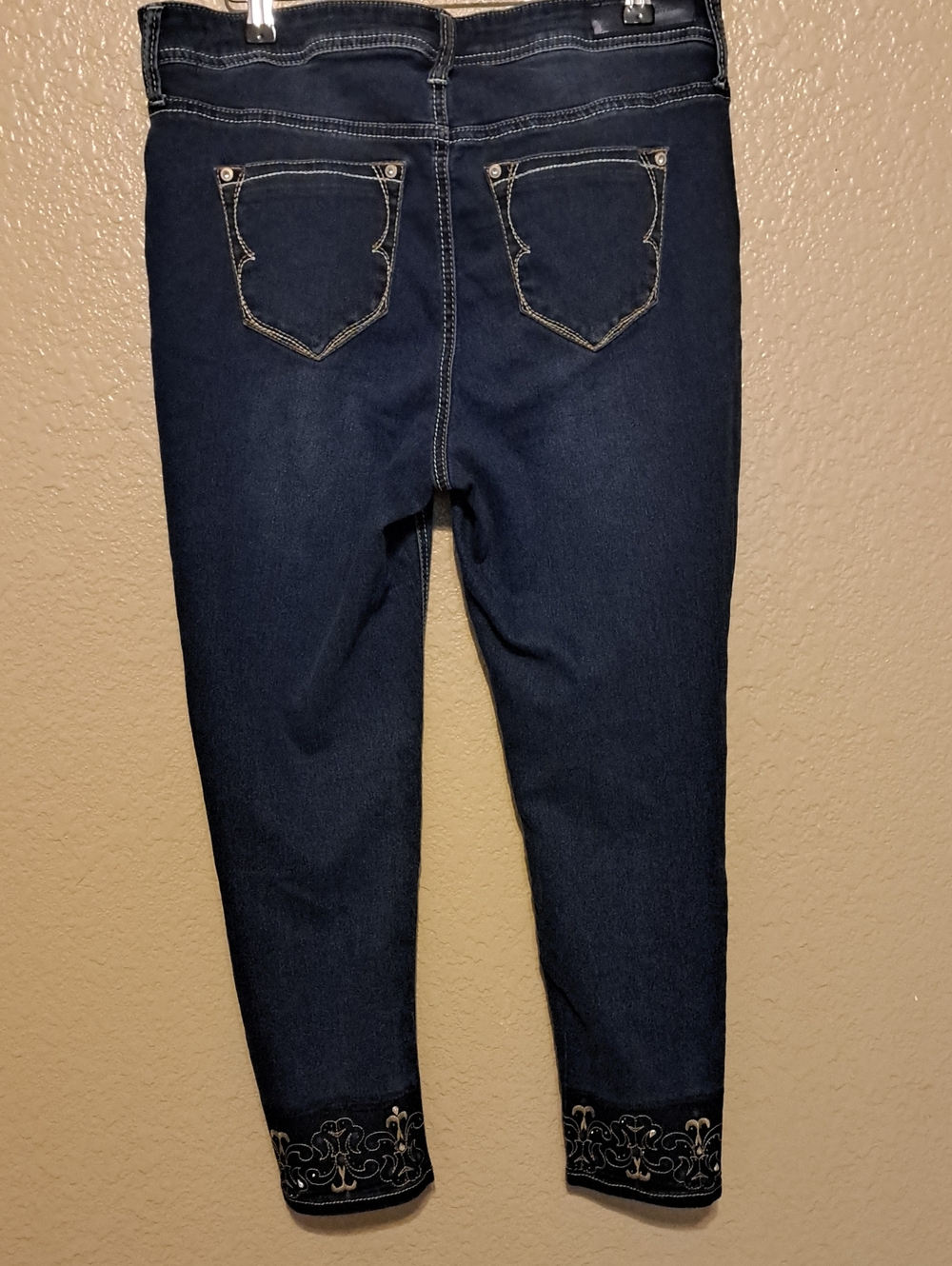 Hydraulic Dark Blue Ankle Jeans with Embroidered Cuffs. Emma Midrise Skinny. - Picture 6 of 14